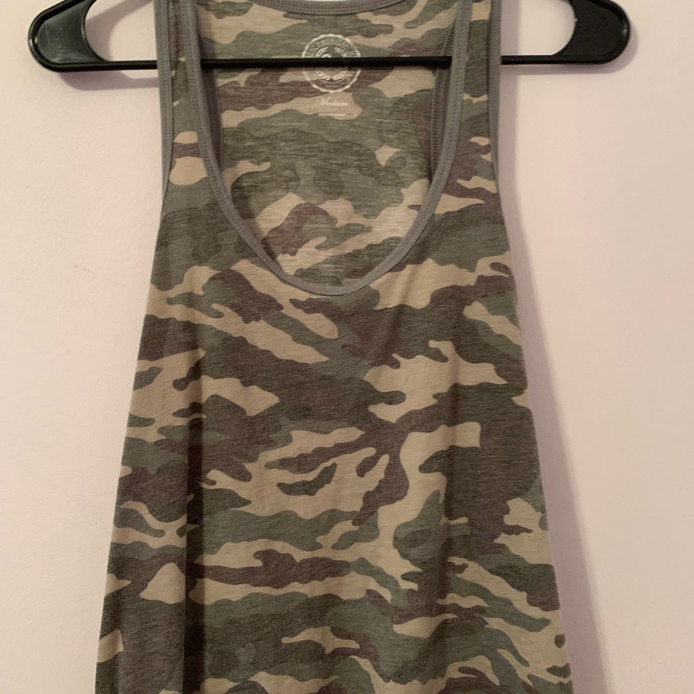 Camo tank